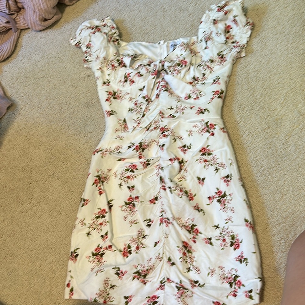 White floral bodycon dress